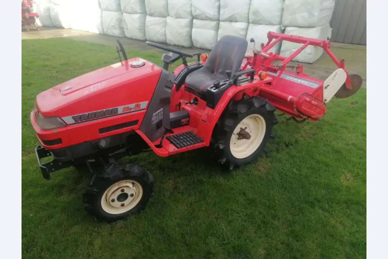 Well-maintained mini tractors from agricultural sector-2