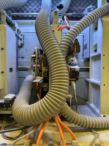 Coladeira de bordos de uma face SCM Stefani One-6