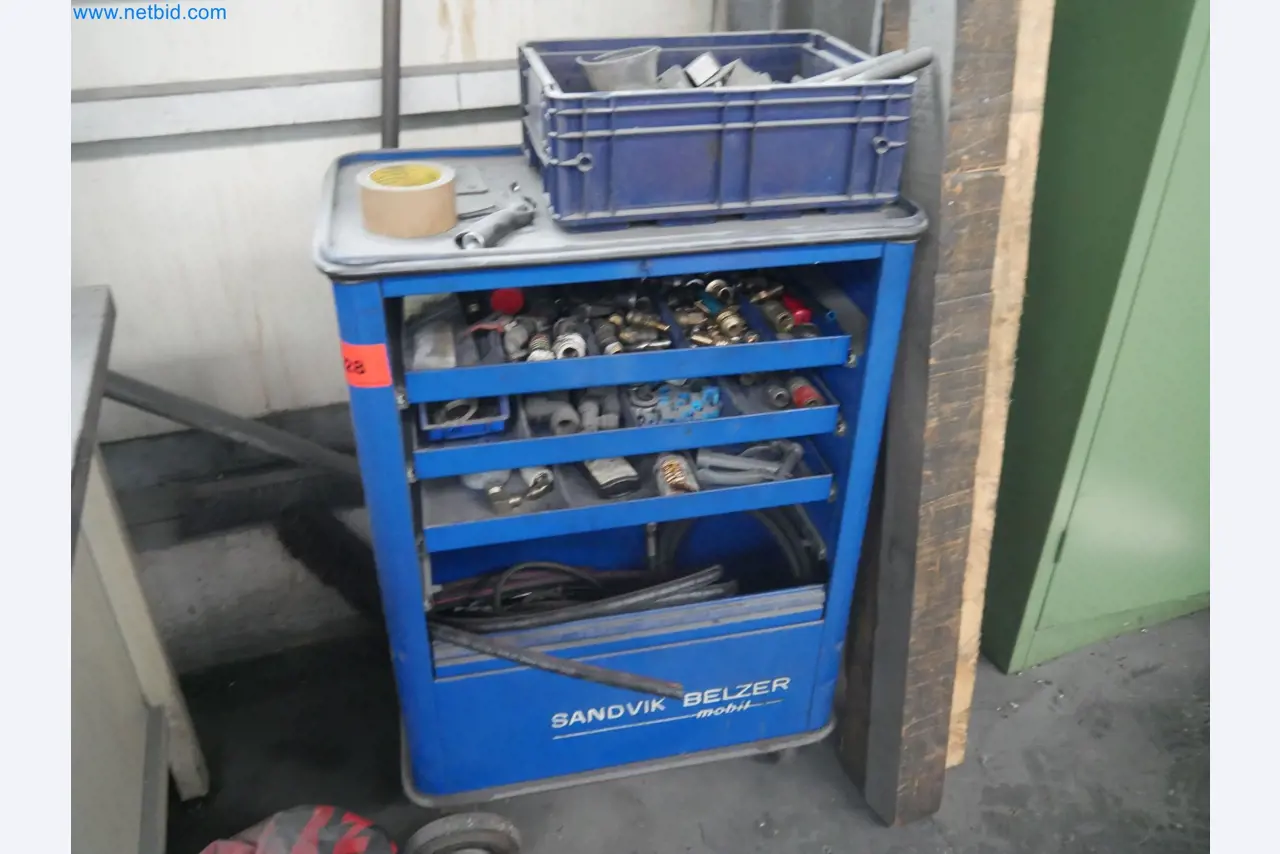 Máquinas del ámbito de la fabricación CNC y la ingeniería mecánica-1