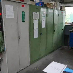 4 Metalen kasten