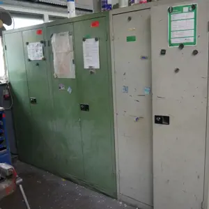 3 Metalen kasten