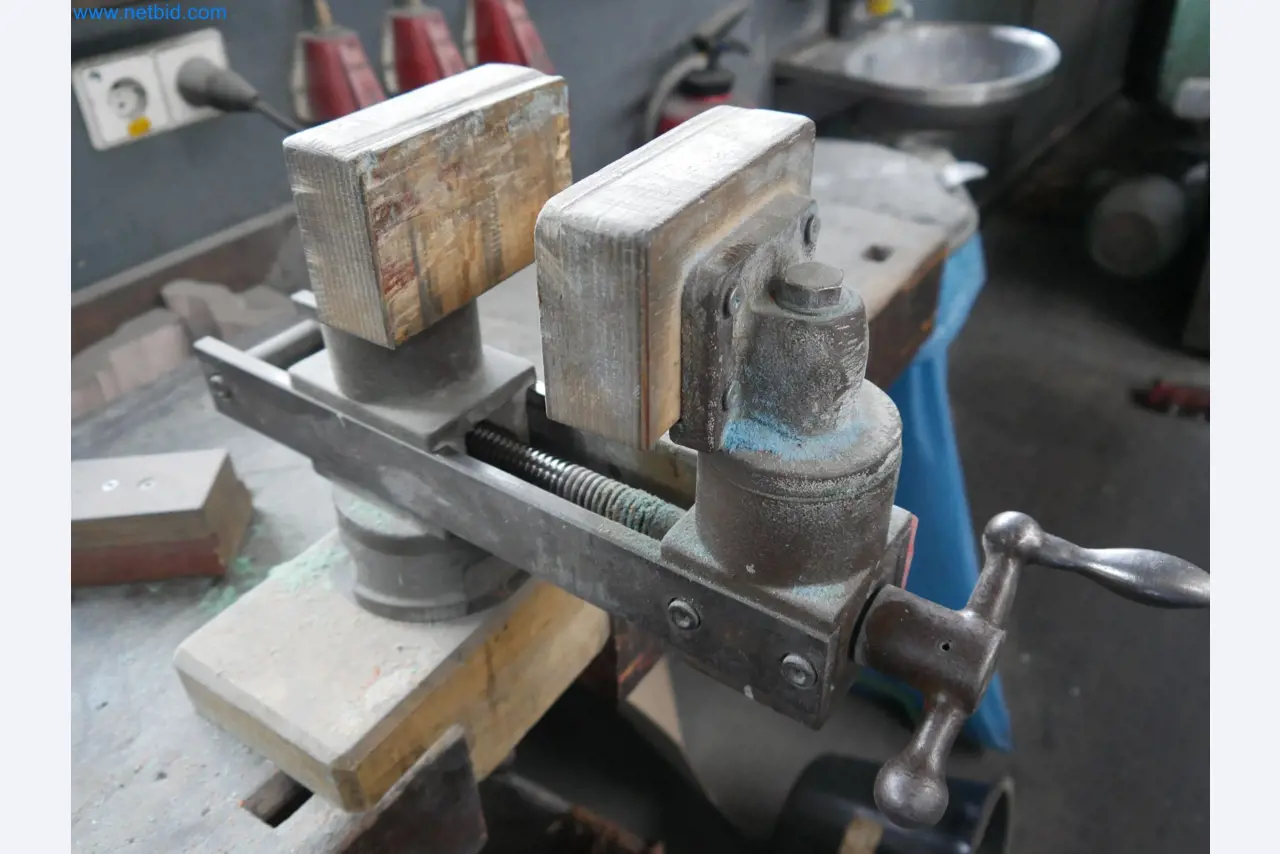 Máquinas del ámbito de la fabricación CNC y la ingeniería mecánica-2