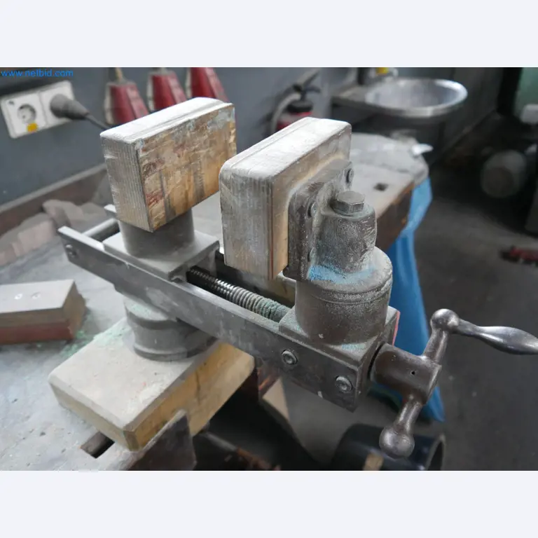 Máquinas del ámbito de la fabricación CNC y la ingeniería mecánica-2