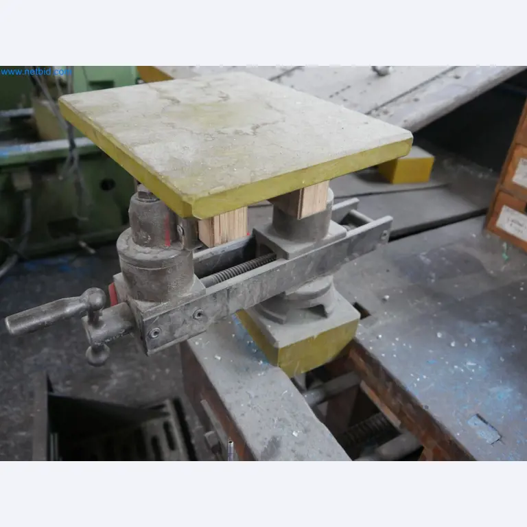 Máquinas del ámbito de la fabricación CNC y la ingeniería mecánica-3