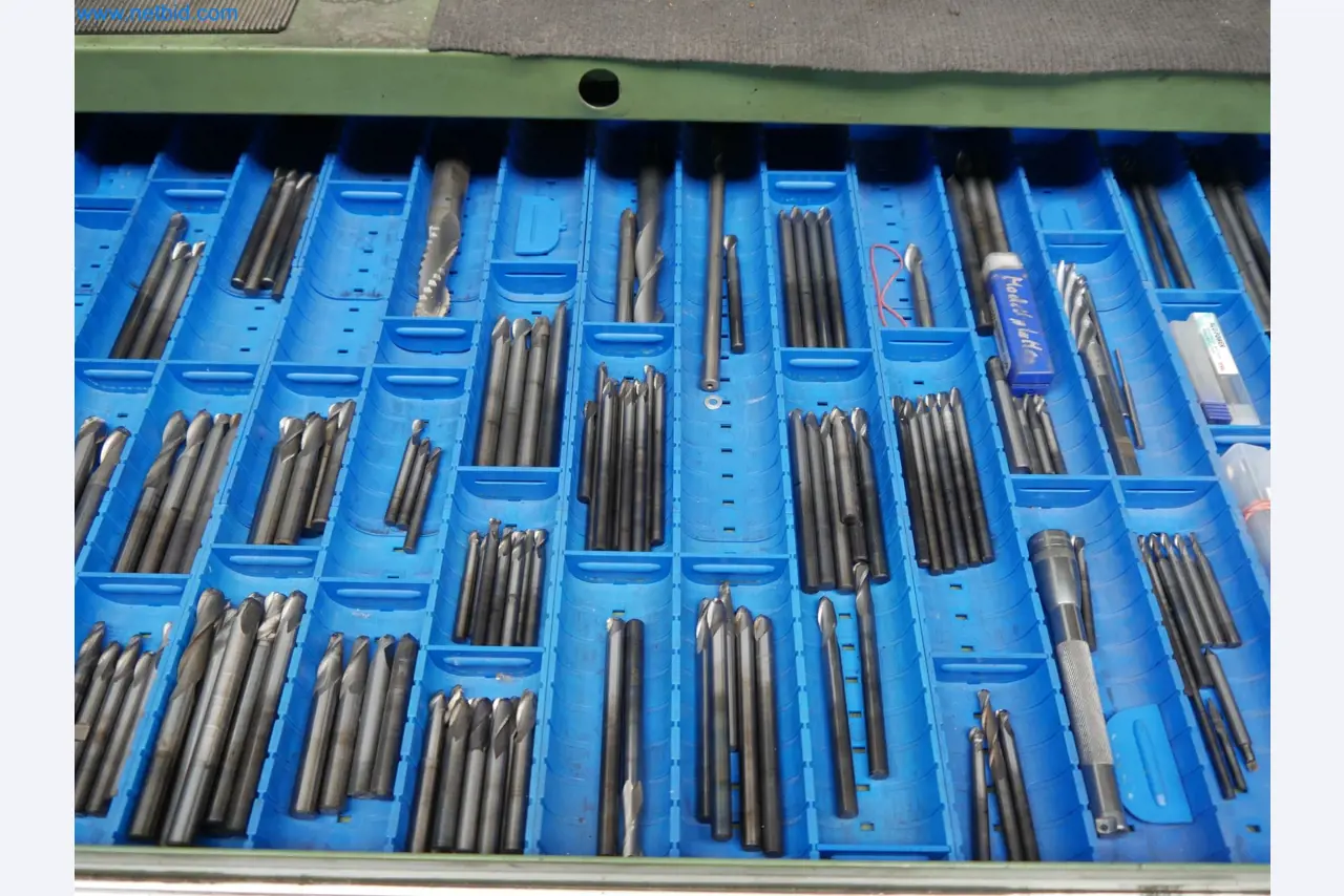 Máquinas del ámbito de la fabricación CNC y la ingeniería mecánica-10