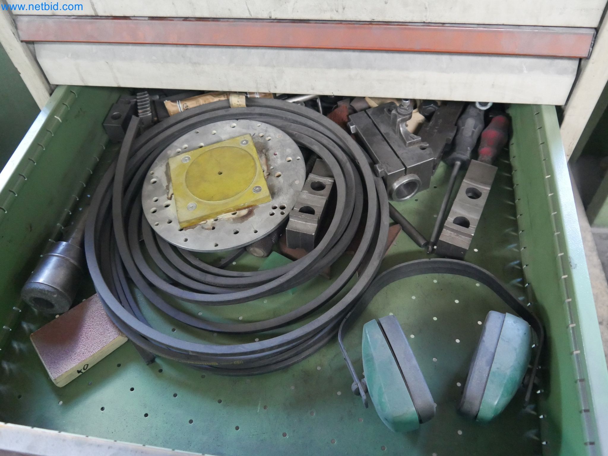 Maschinen aus dem Bereich CNC-Fertigung und Maschinenbau-9