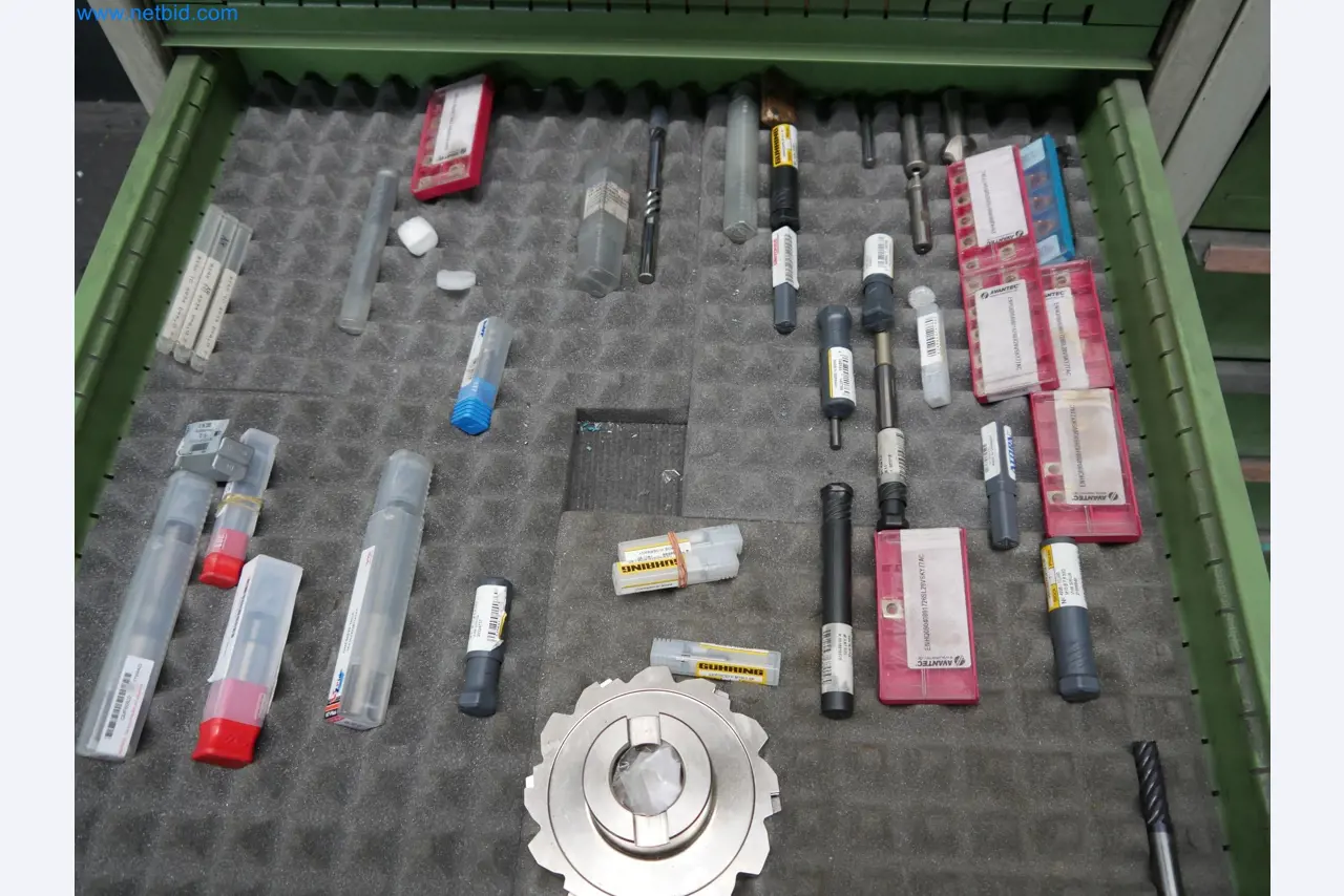 Stroje z oblasti CNC výroby a strojírenství-3