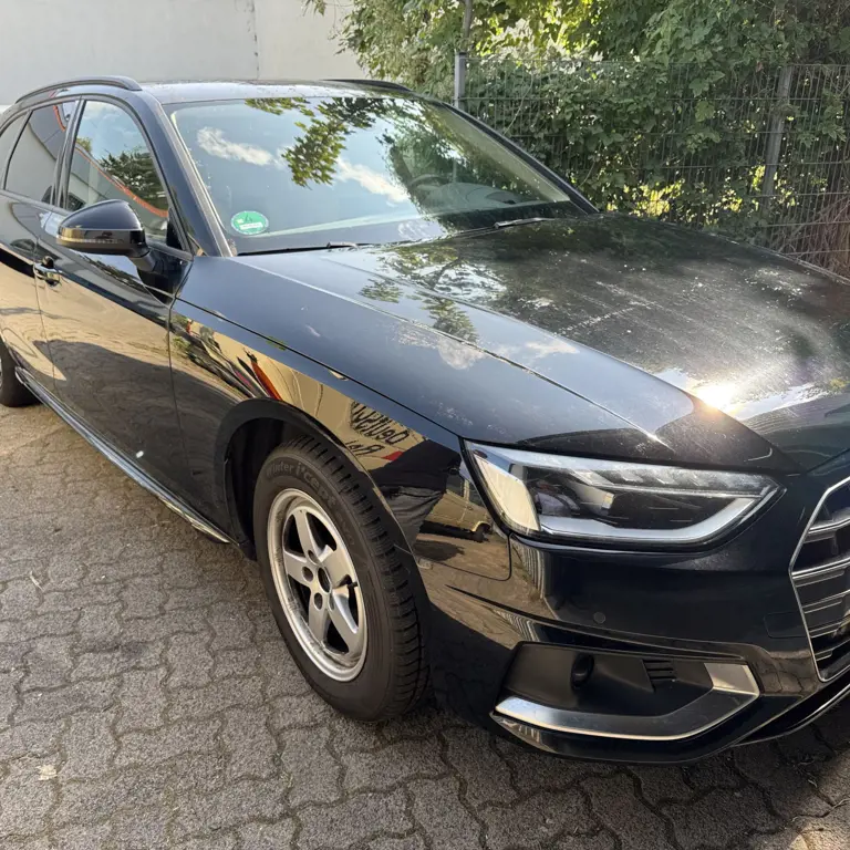 Passenger car Audi A4 Avant 2.0