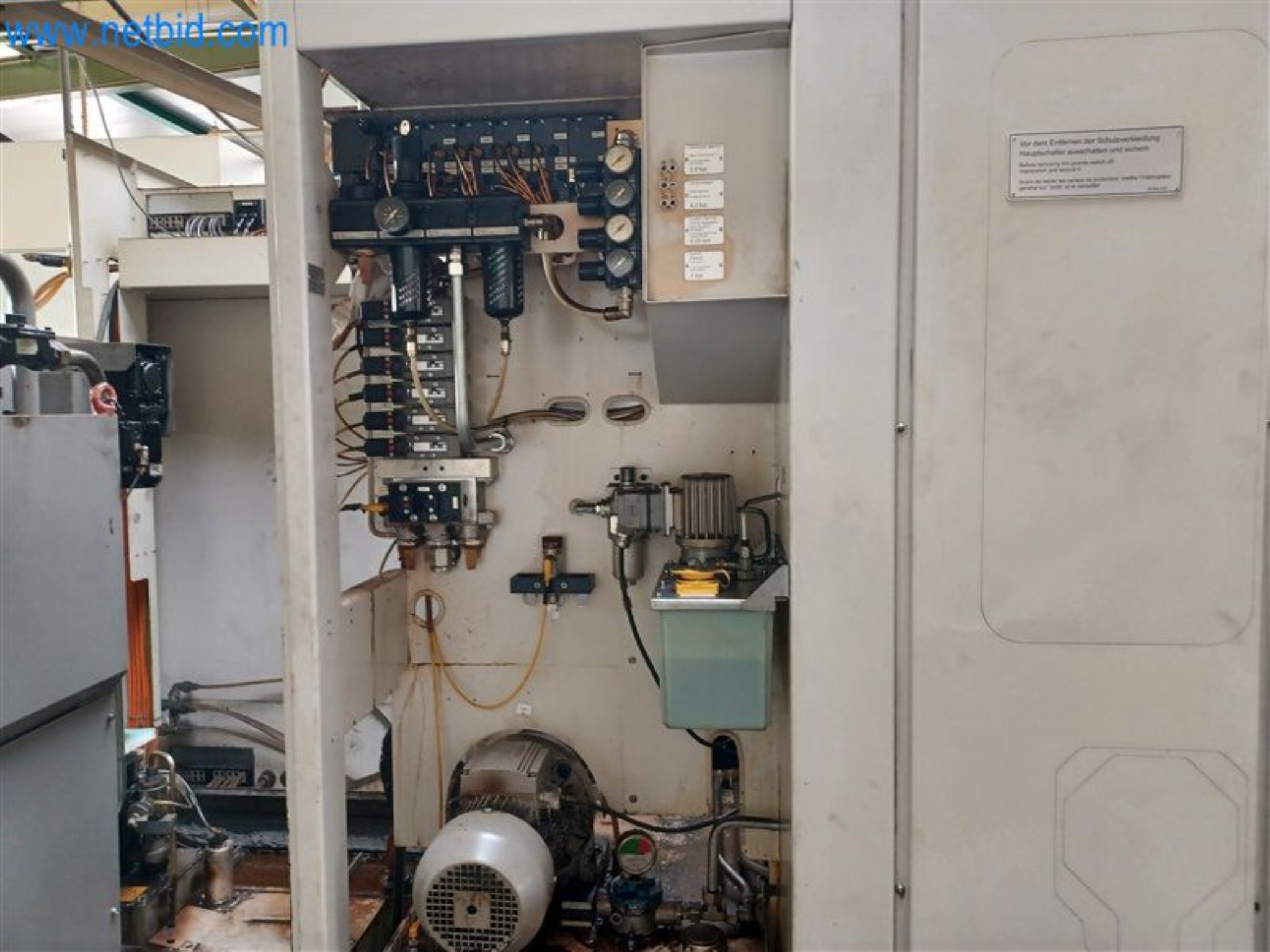 Metalworking machines: including machining centers with accessories-3