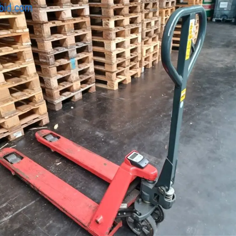 Pallet truck