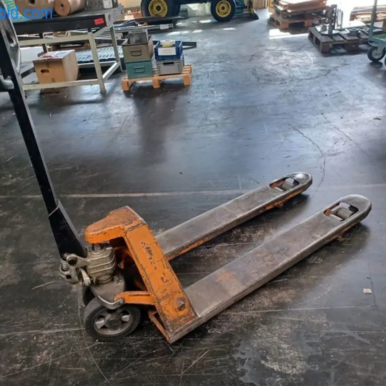 Pallet truck