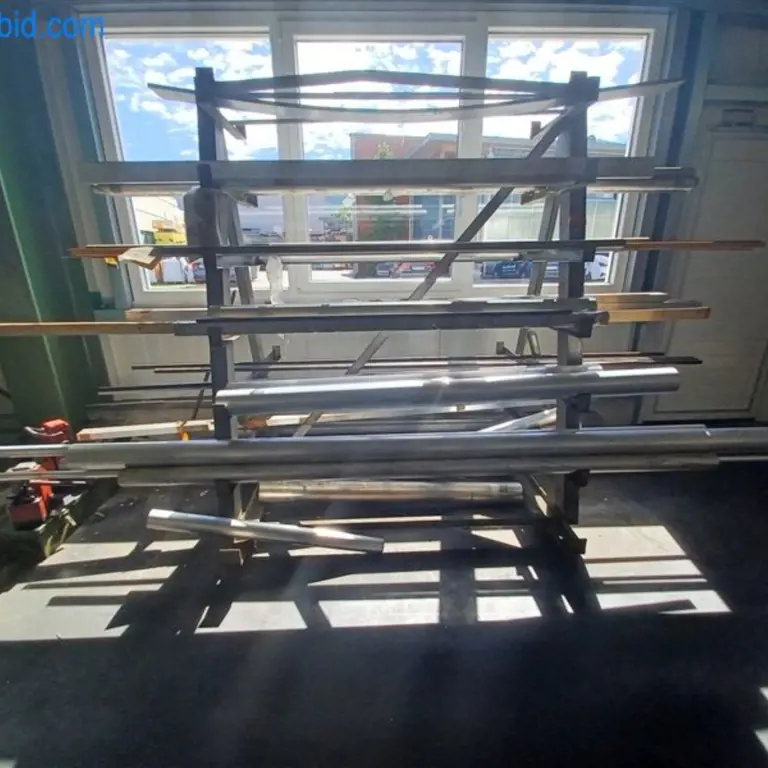 Inclined cantilever racking