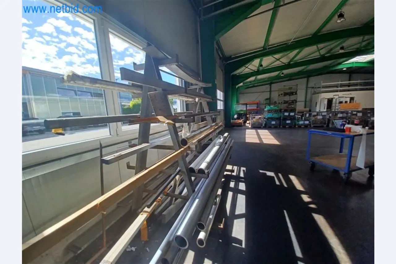 Machines pour le travail du métal : entre autres, centres d'usinage avec accessoires-2