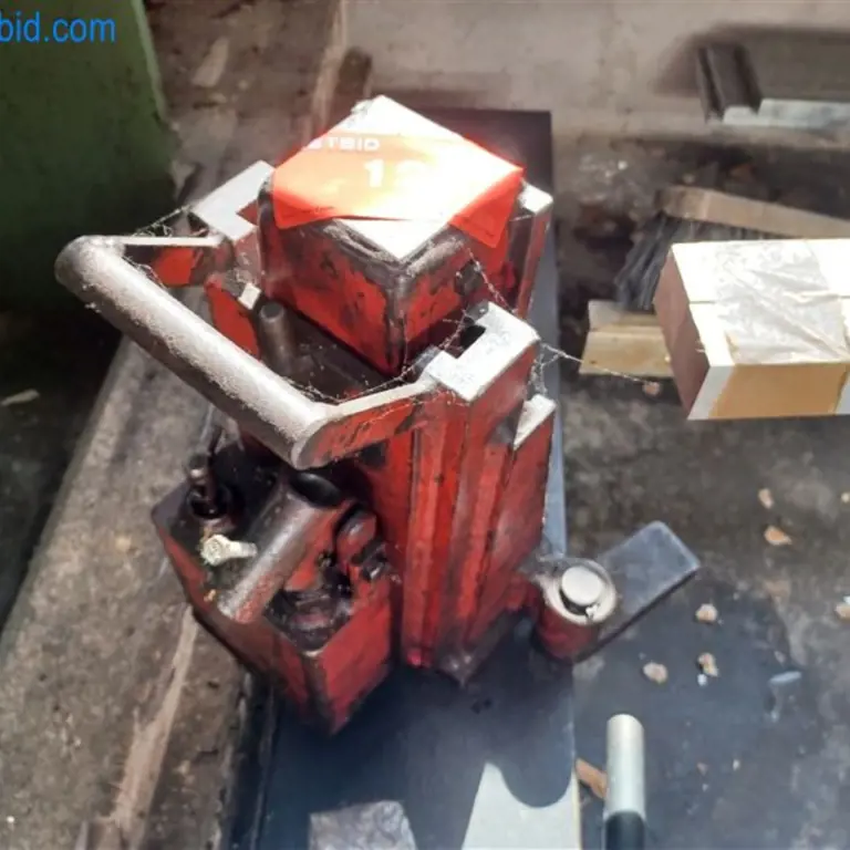 2 Hydraulic machine jacks Kramp
