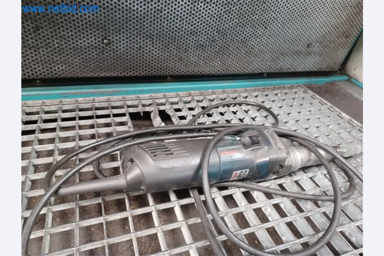 Machines pour le travail du métal : entre autres, centres d'usinage avec accessoires-2