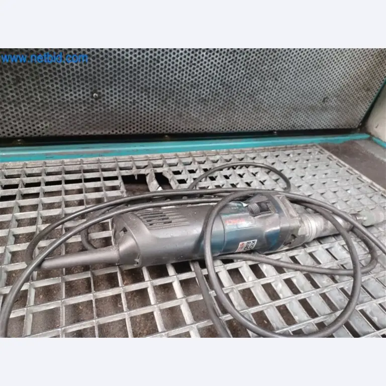 Machines pour le travail du métal : entre autres, centres d'usinage avec accessoires-2