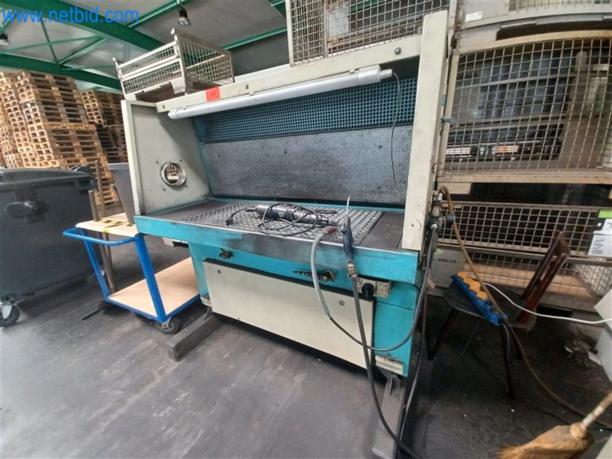 Maszyny do obróbki metalu: w tym centra obróbcze z akcesoriami-3