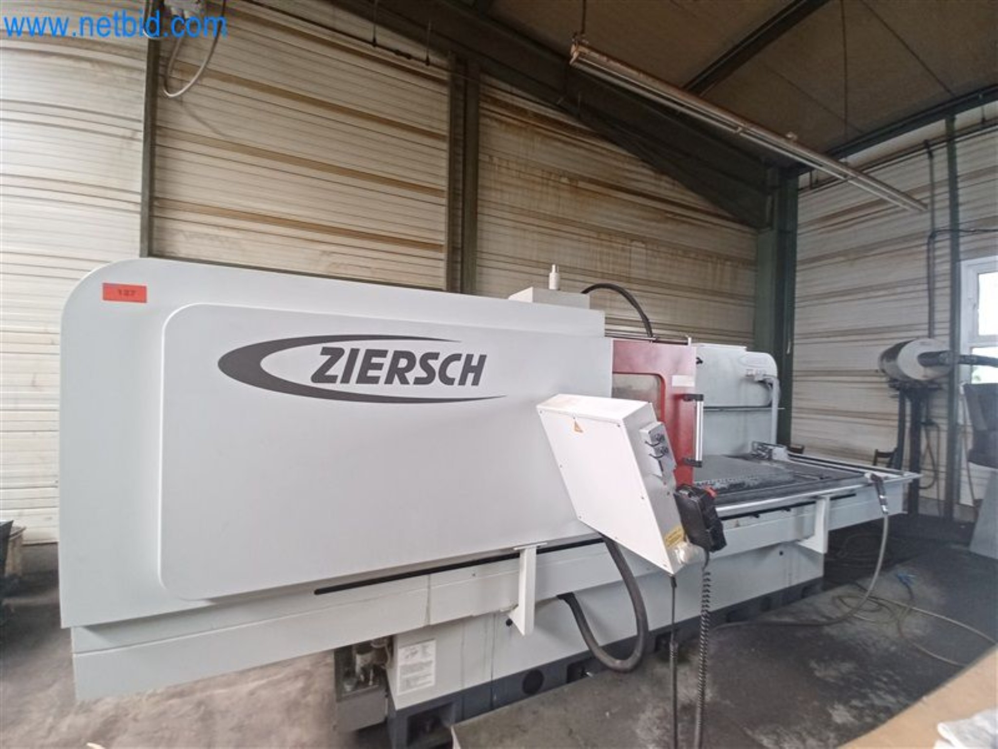 Máquinas para trabalhar metais: incluindo centros de maquinagem com acessórios-2