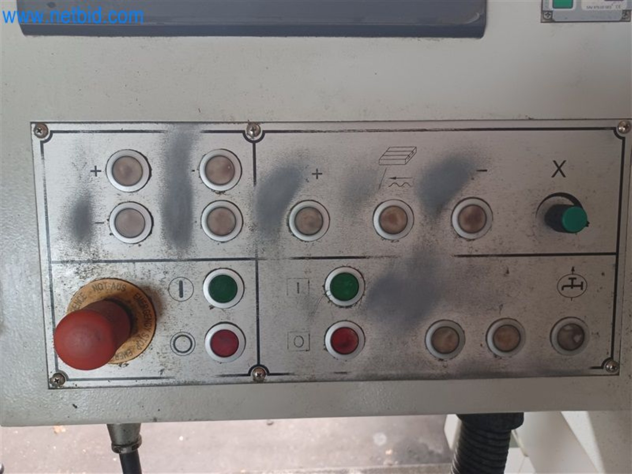 Máquinas para trabalhar metais: incluindo centros de maquinagem com acessórios-4