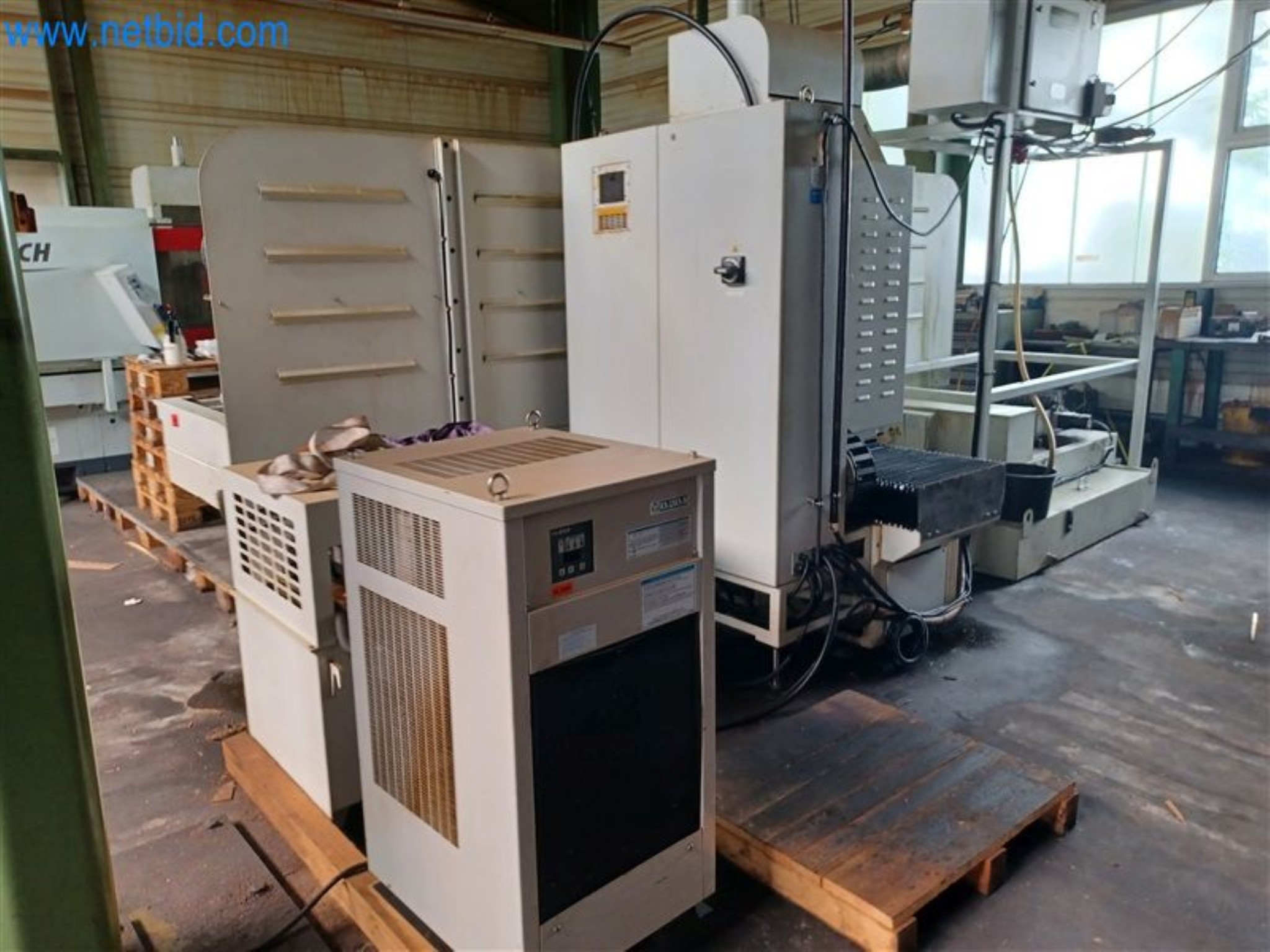 Máquinas para trabajar los metales: incluidos los centros de mecanizado con accesorios-12