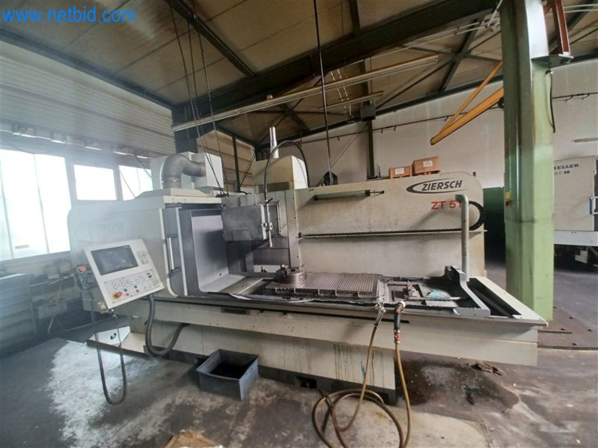 Máquinas para trabajar los metales: incluidos los centros de mecanizado con accesorios-1