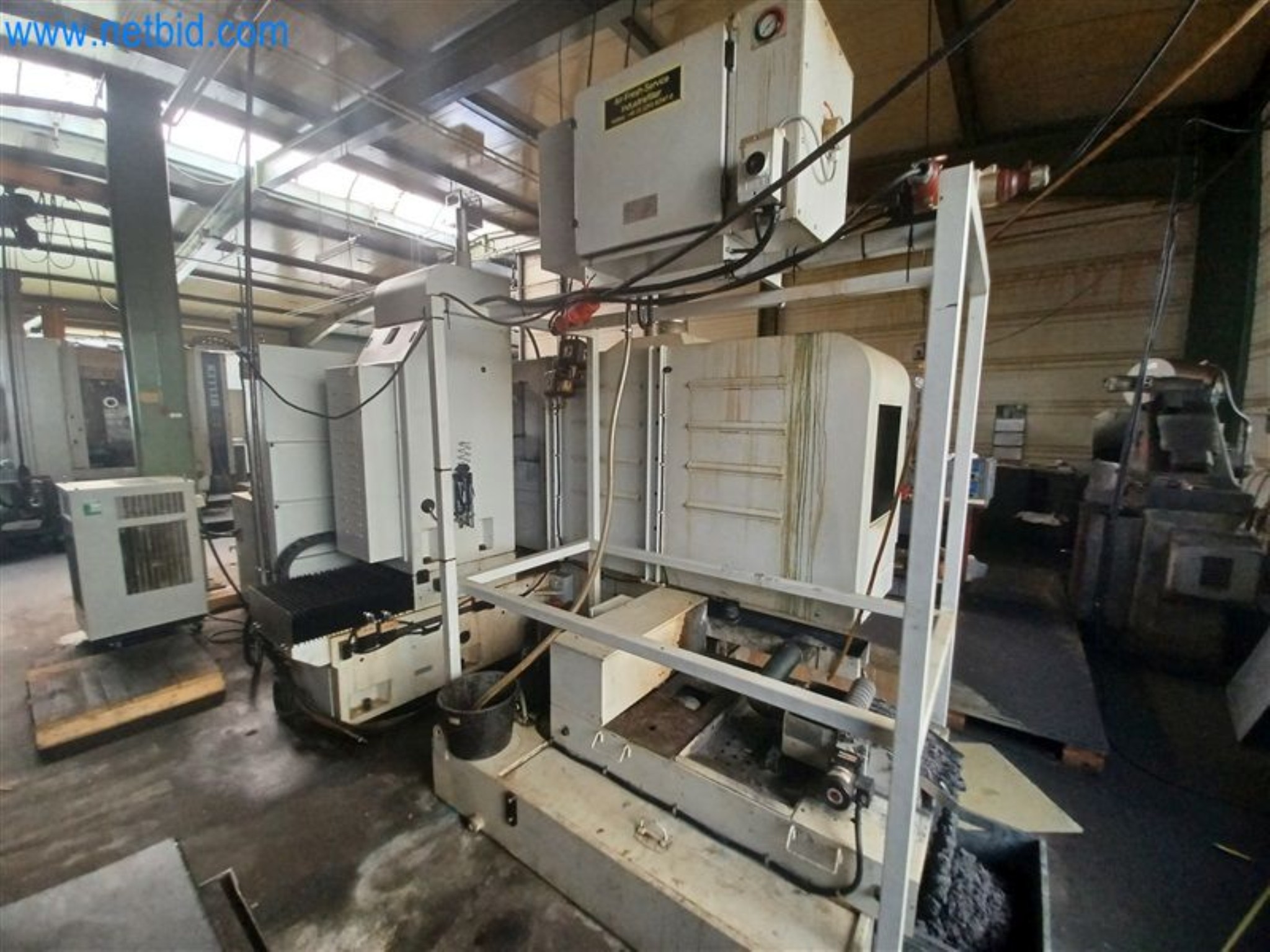 Máquinas para trabajar los metales: incluidos los centros de mecanizado con accesorios-8