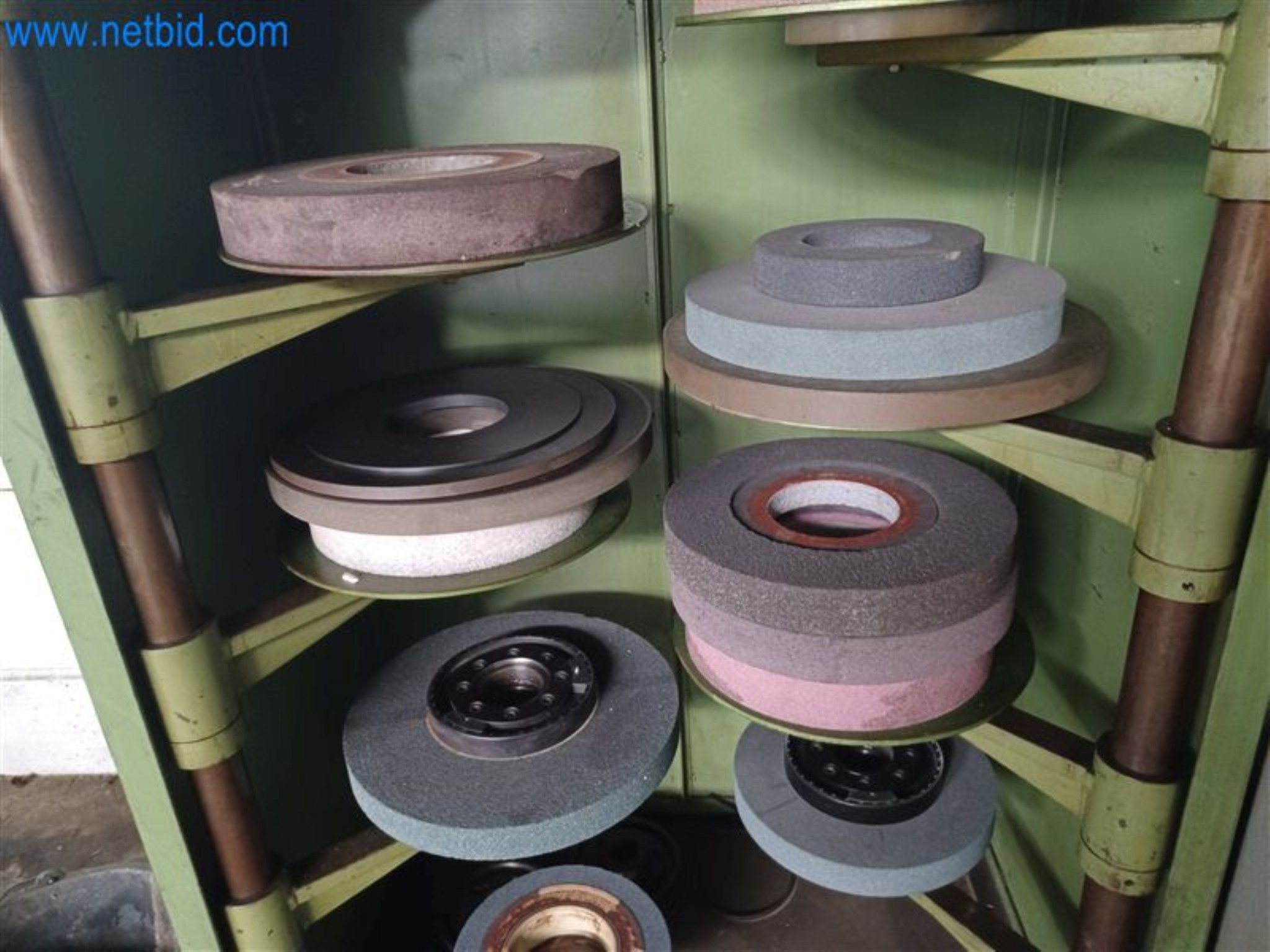 Metalworking machines: including machining centers with accessories-3