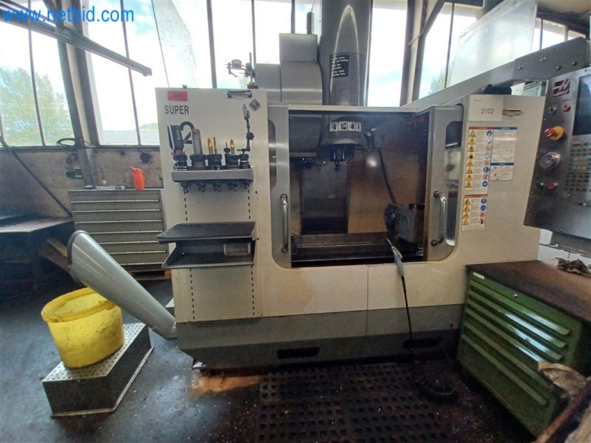 Máquinas para trabajar los metales: incluidos los centros de mecanizado con accesorios-1