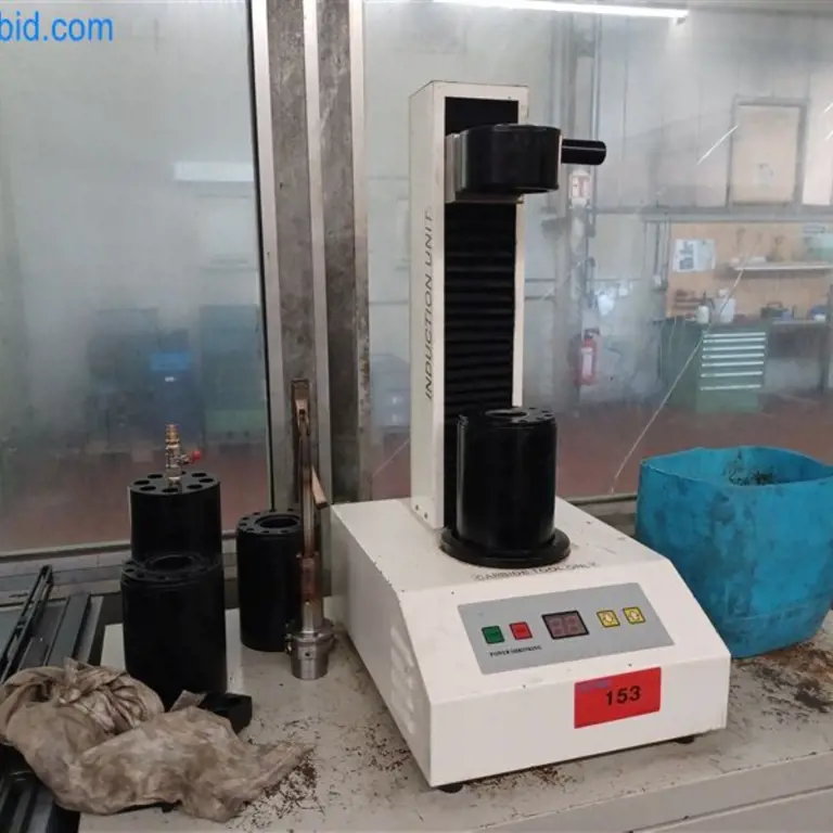 Shrinking device for tool holders