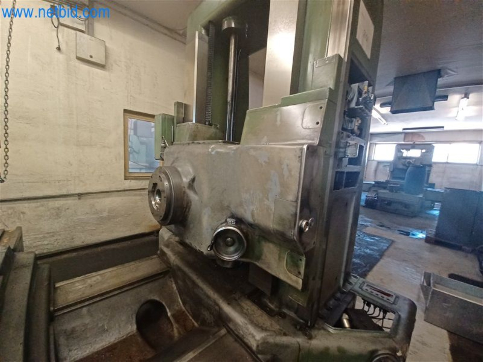 Máquinas para trabajar los metales: incluidos los centros de mecanizado con accesorios-10