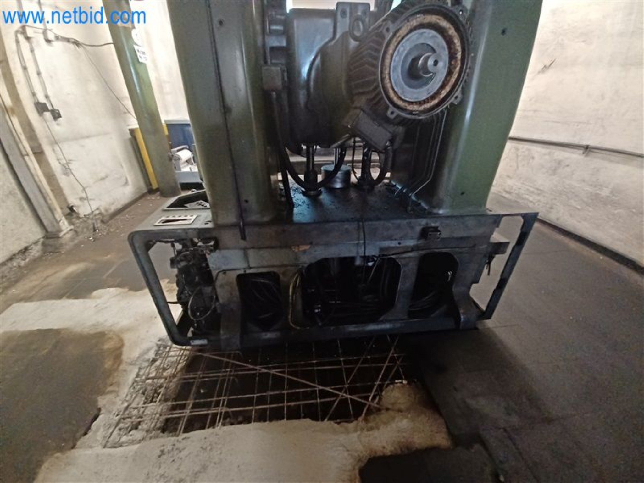 Máquinas para trabajar los metales: incluidos los centros de mecanizado con accesorios-11