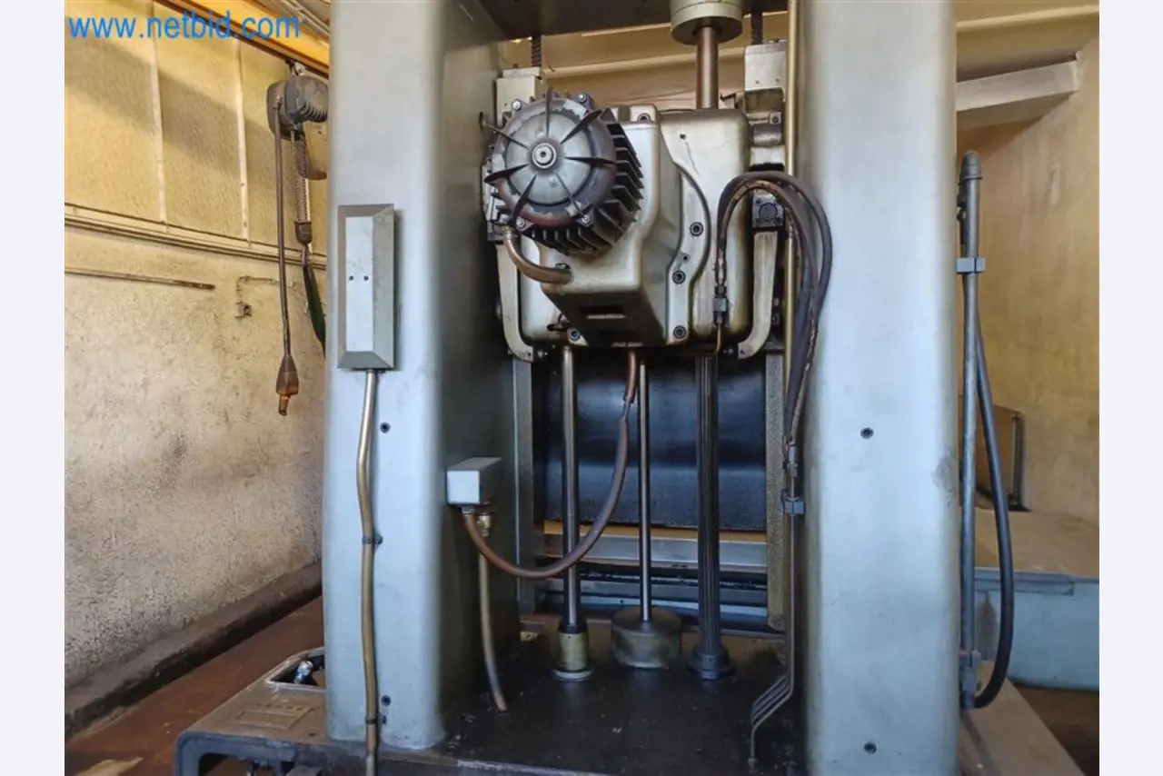 Máquinas para trabajar los metales: incluidos los centros de mecanizado con accesorios-15