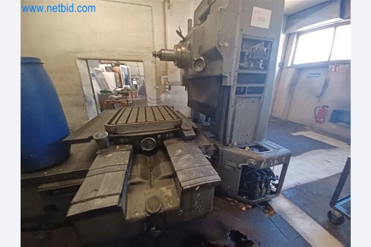 Máquinas para trabajar los metales: incluidos los centros de mecanizado con accesorios-16