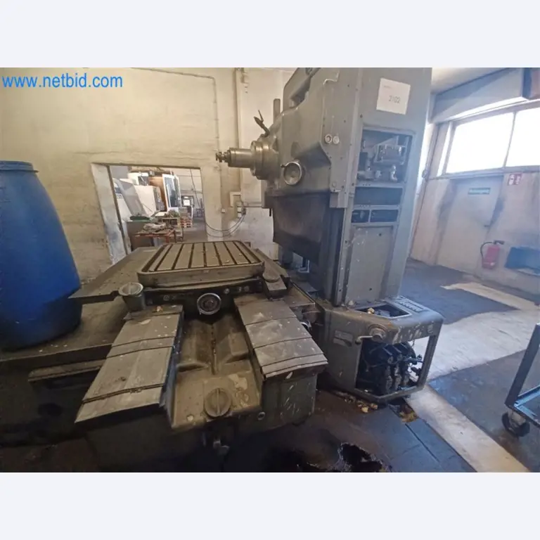 Máquinas para trabajar los metales: incluidos los centros de mecanizado con accesorios-16