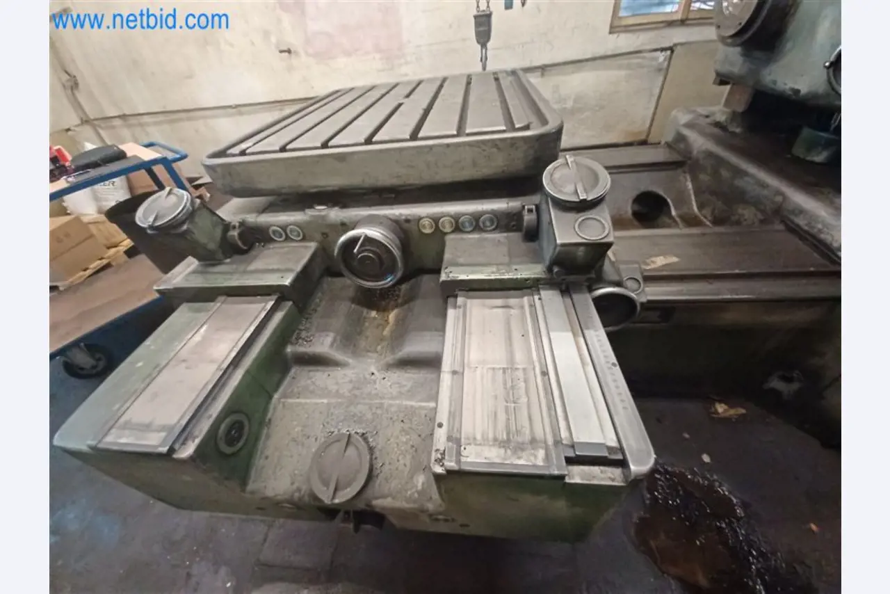 Máquinas para trabajar los metales: incluidos los centros de mecanizado con accesorios-9