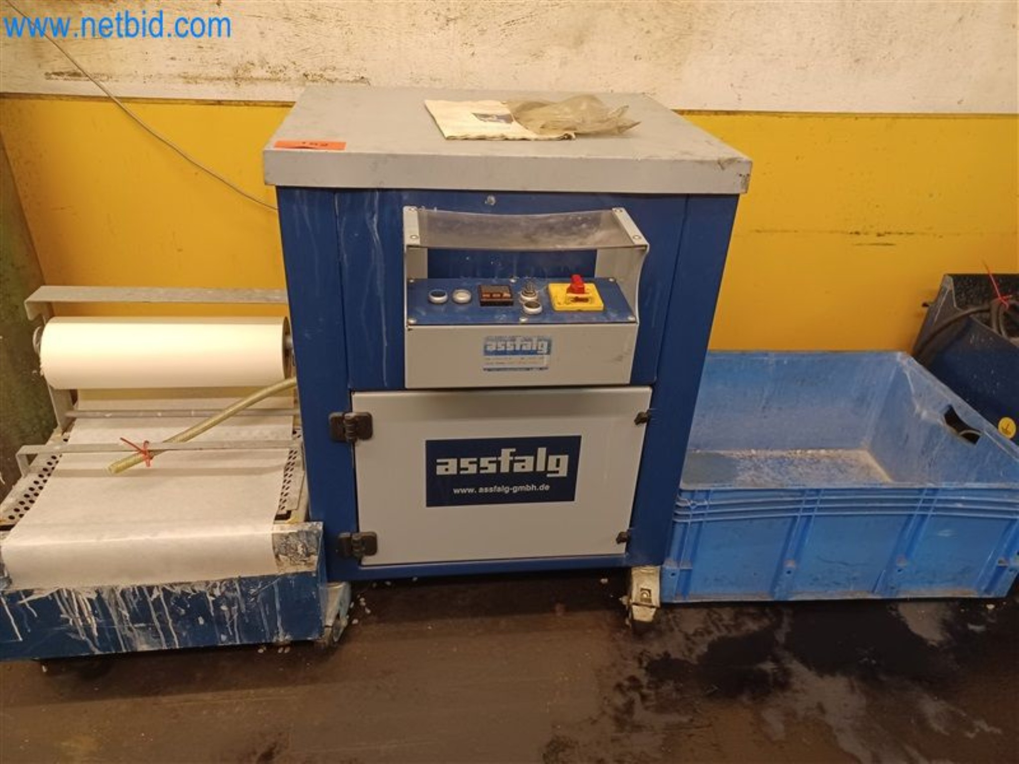 Machines pour le travail du métal : entre autres, centres d'usinage avec accessoires-1