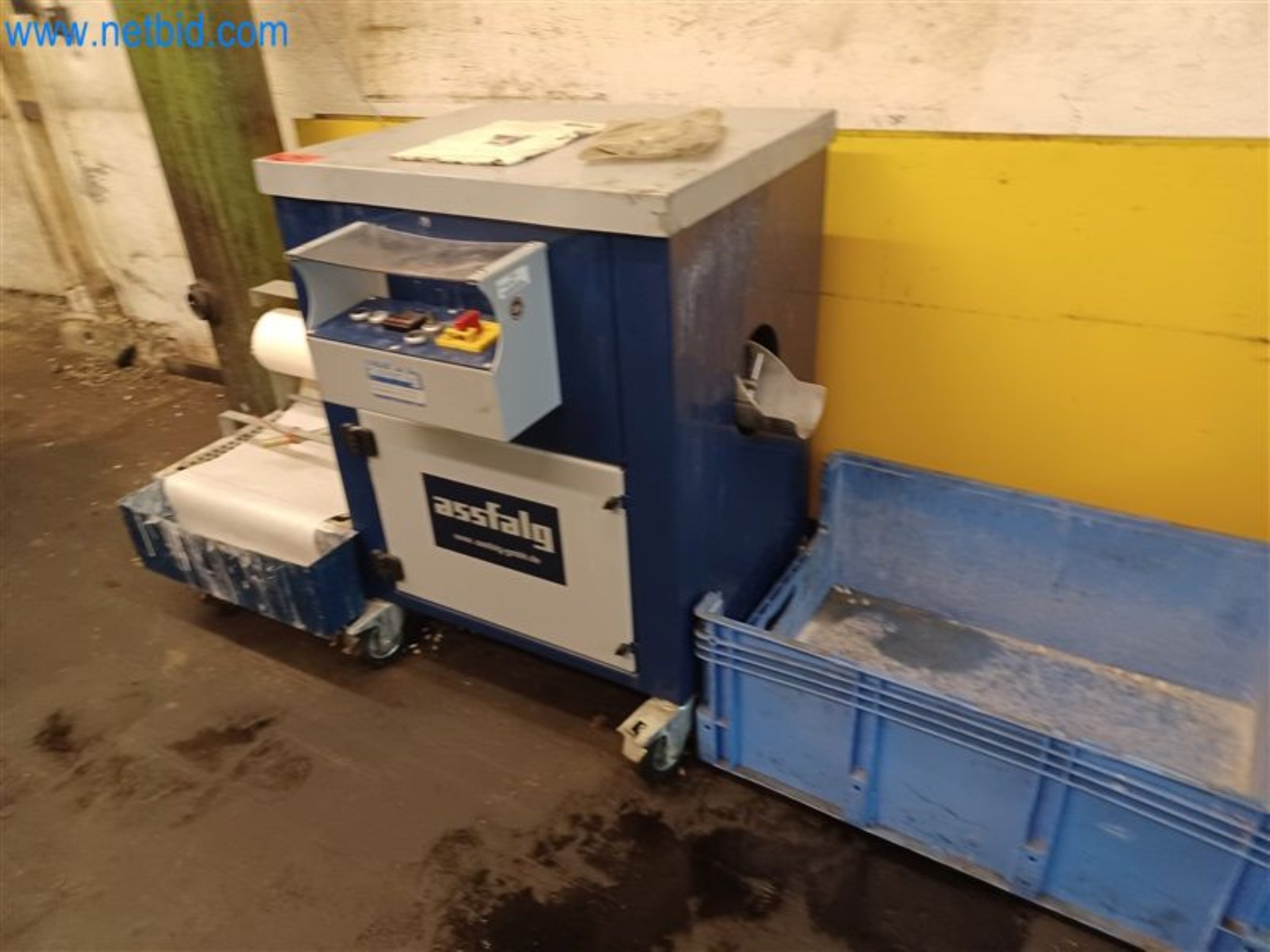 Machines pour le travail du métal : entre autres, centres d'usinage avec accessoires-4