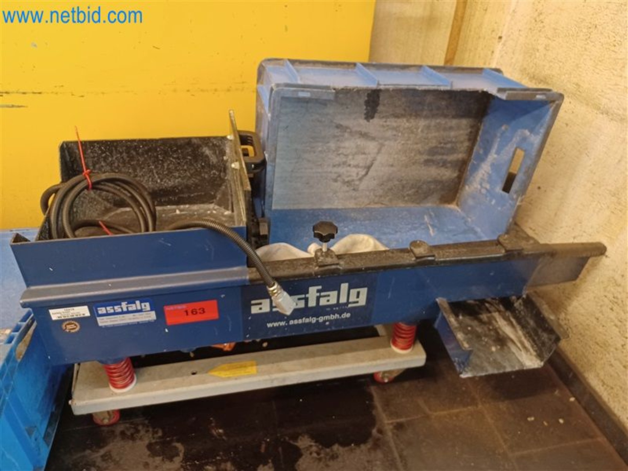 Machines pour le travail du métal : entre autres, centres d'usinage avec accessoires-7