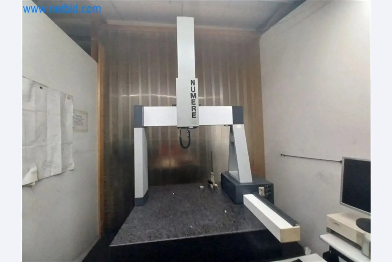 Máquinas para trabalhar metais: incluindo centros de maquinagem com acessórios-1