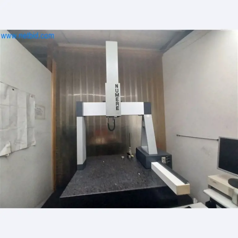 Máquinas para trabalhar metais: incluindo centros de maquinagem com acessórios-1