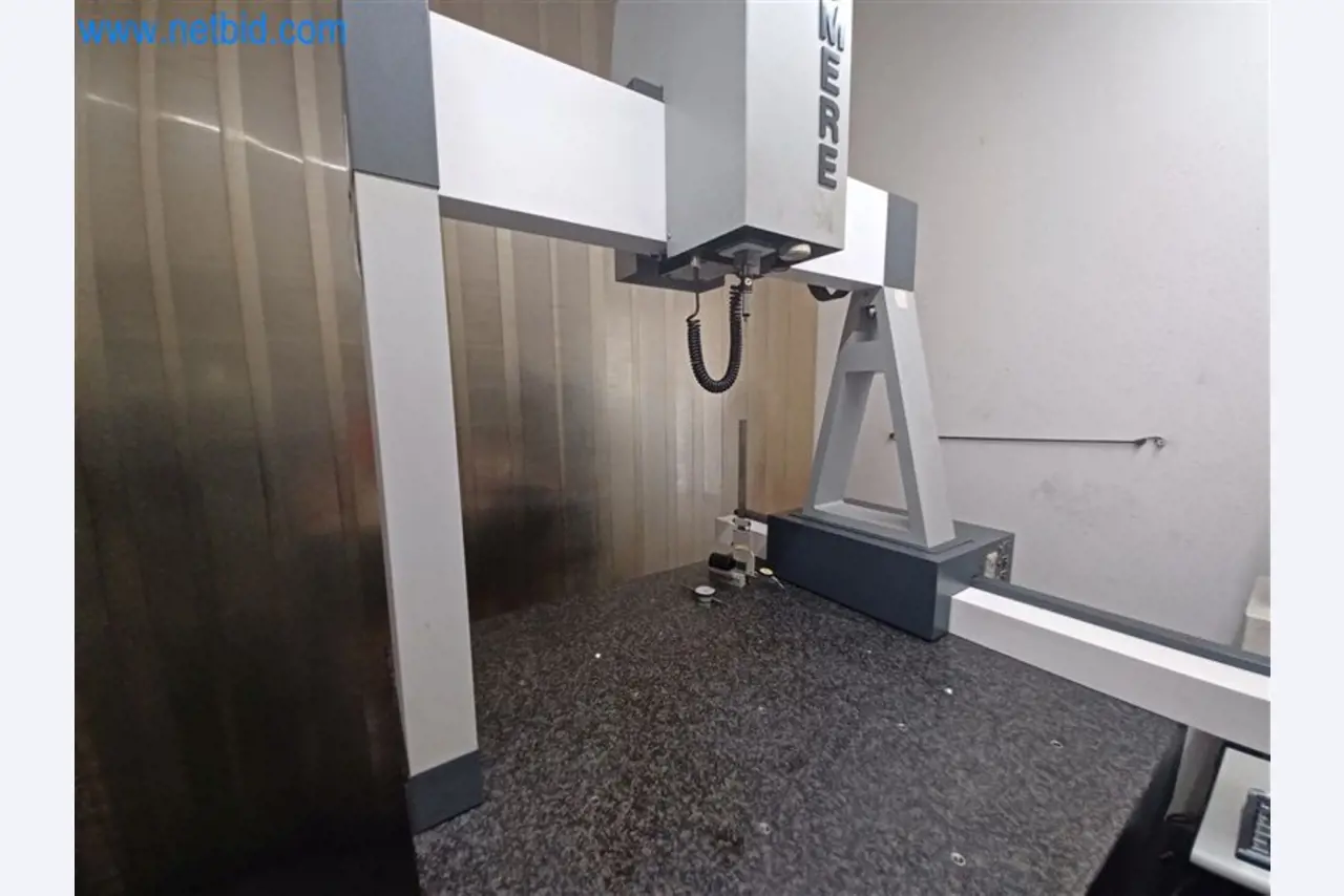 Máquinas para trabalhar metais: incluindo centros de maquinagem com acessórios-2