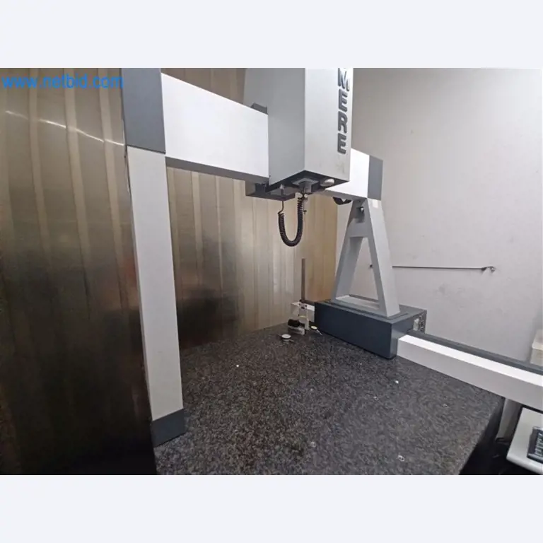 Máquinas para trabalhar metais: incluindo centros de maquinagem com acessórios-2