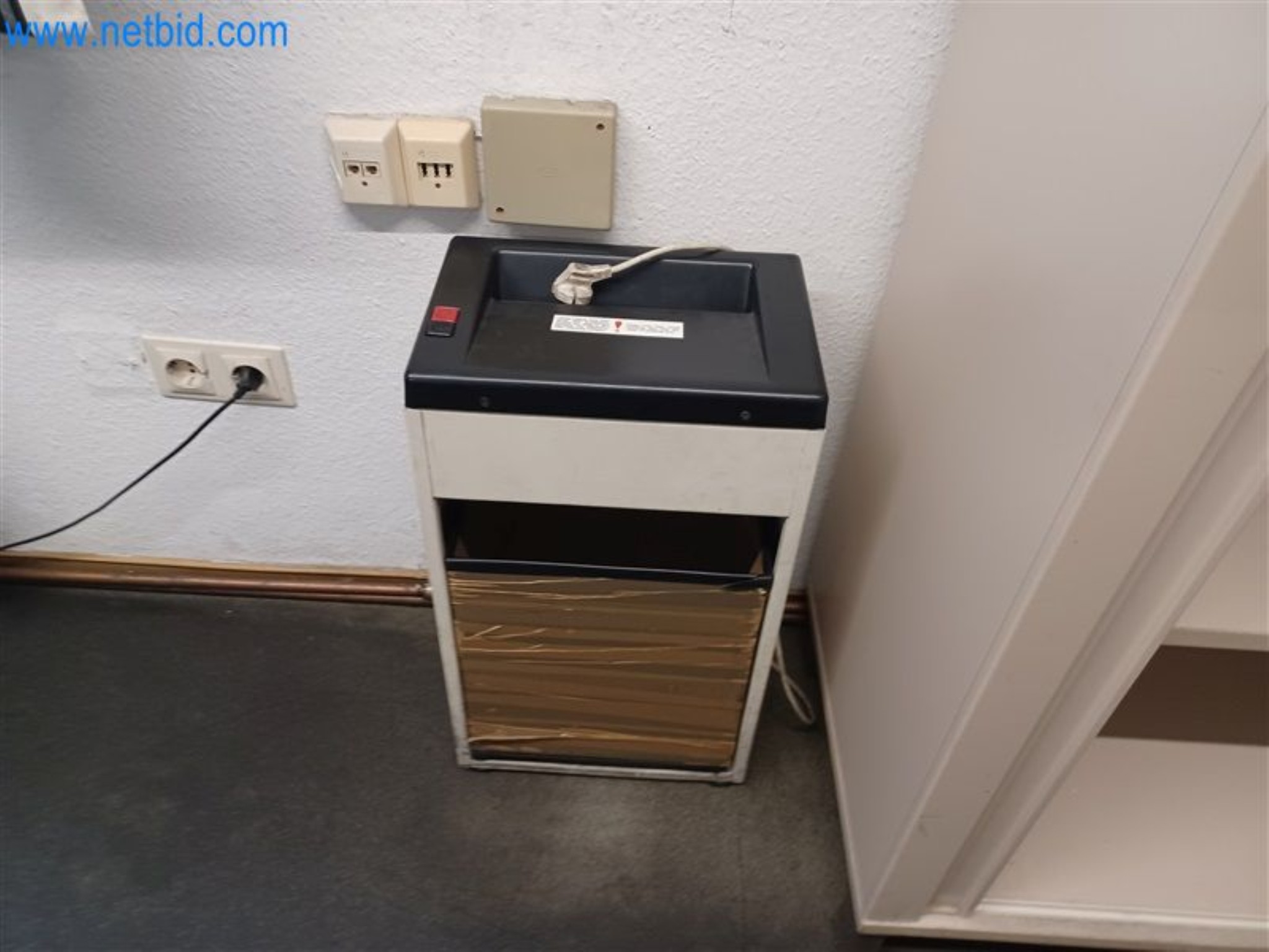 Metalworking machines: including machining centers with accessories-4