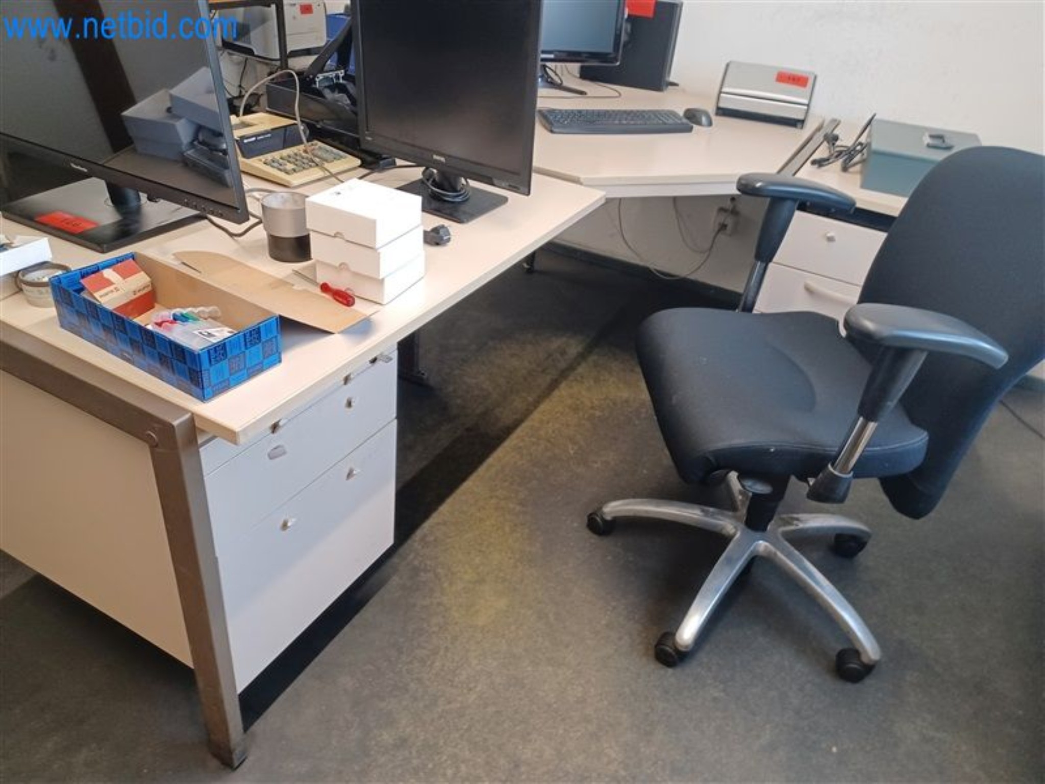 Metalworking machines: including machining centers with accessories-5