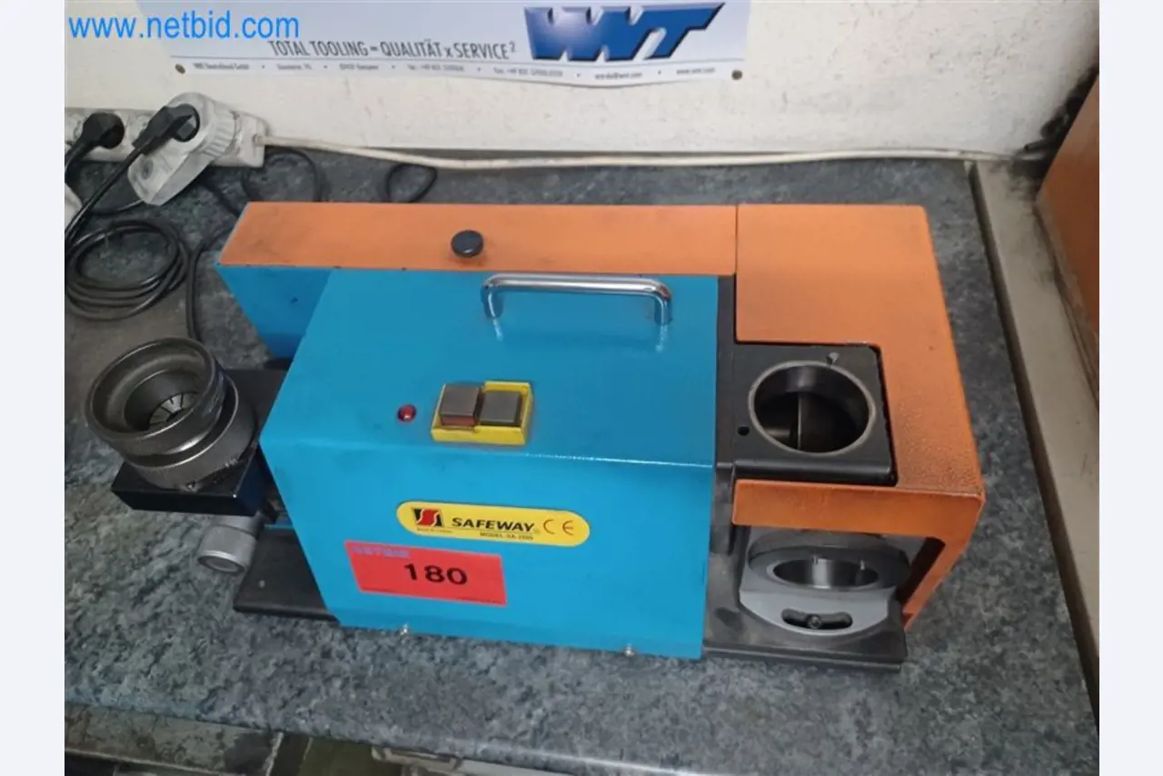 Metallverarbeitende Maschinen: u.a. Bearbeitungszentren mit Zubehör -2