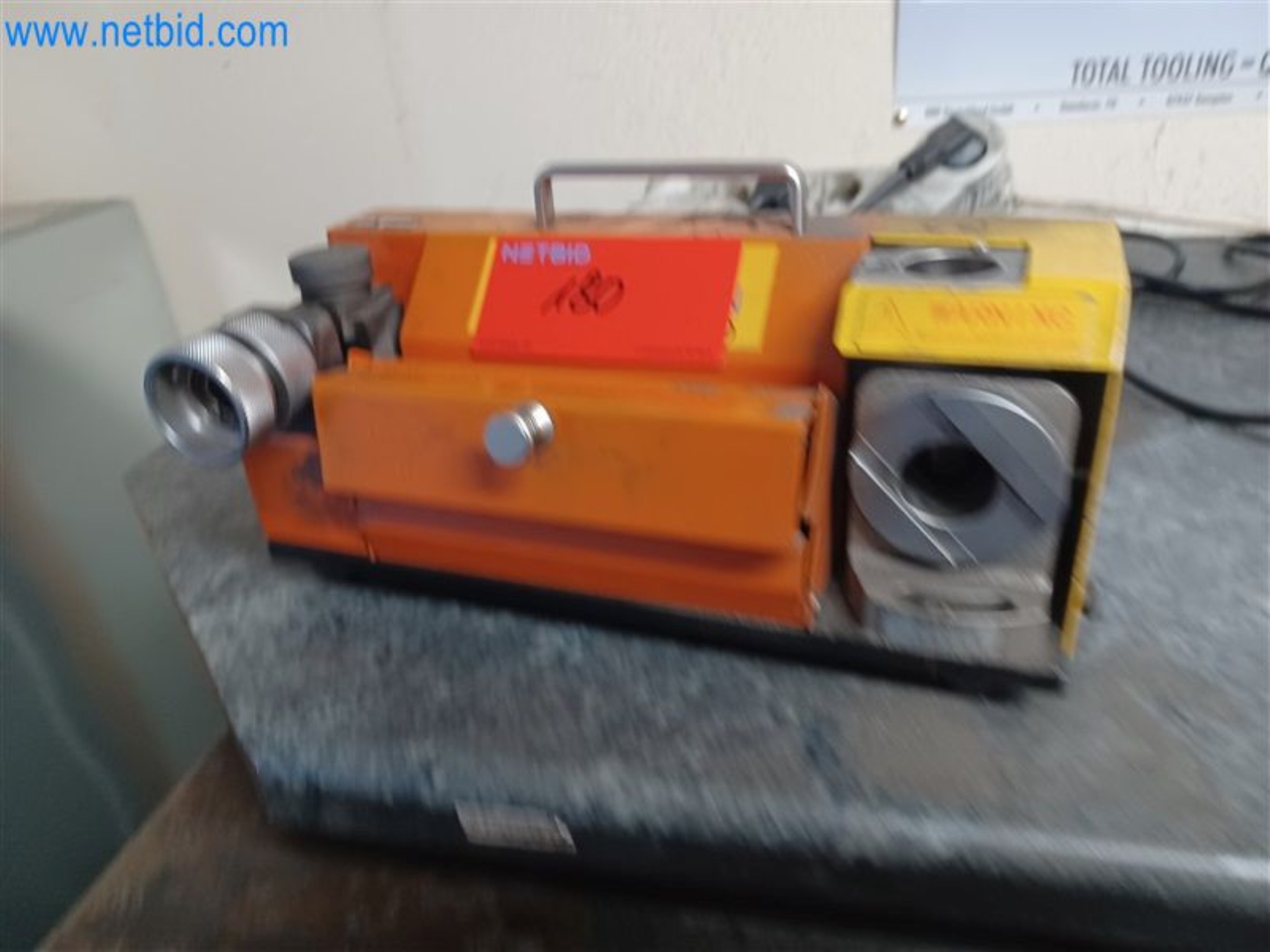 Metallverarbeitende Maschinen: u.a. Bearbeitungszentren mit Zubehör  -4