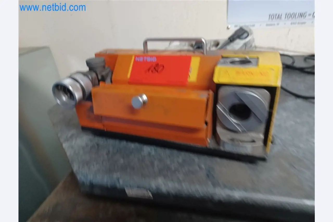 Metallverarbeitende Maschinen: u.a. Bearbeitungszentren mit Zubehör -4