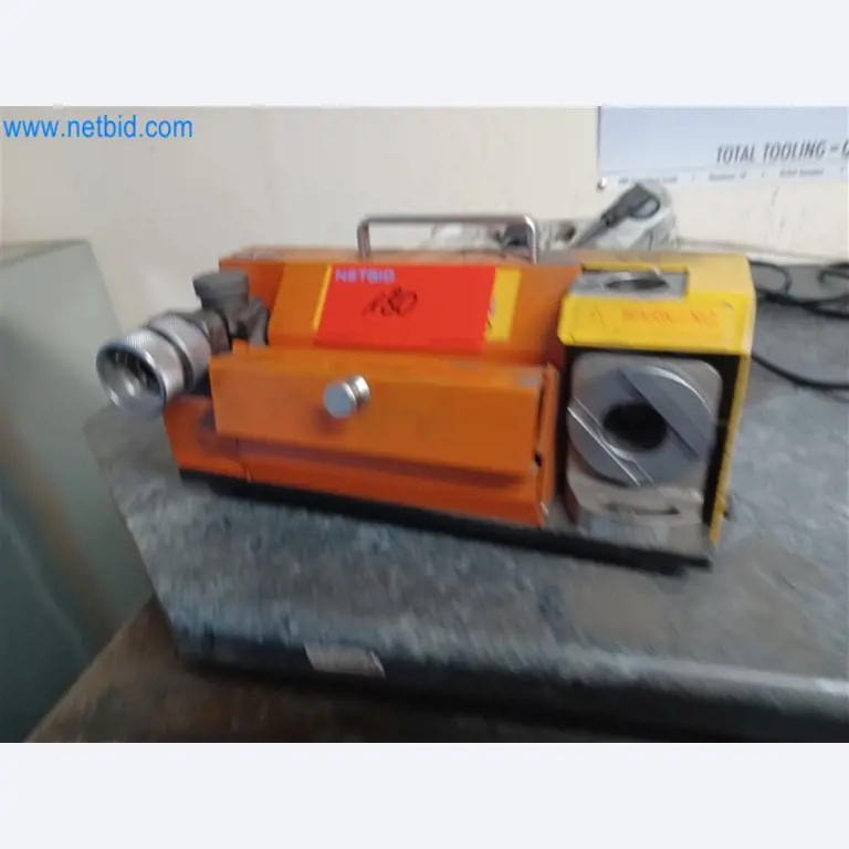 Metallverarbeitende Maschinen: u.a. Bearbeitungszentren mit Zubehör -4