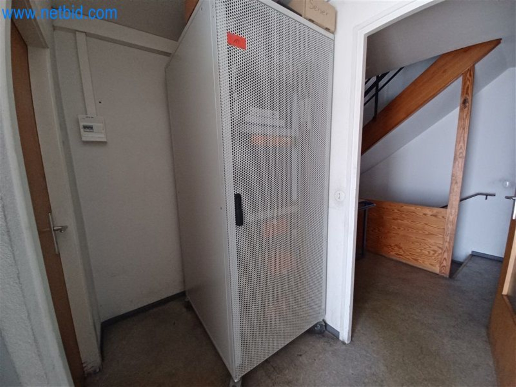 Metalworking machines: including machining centers with accessories-1