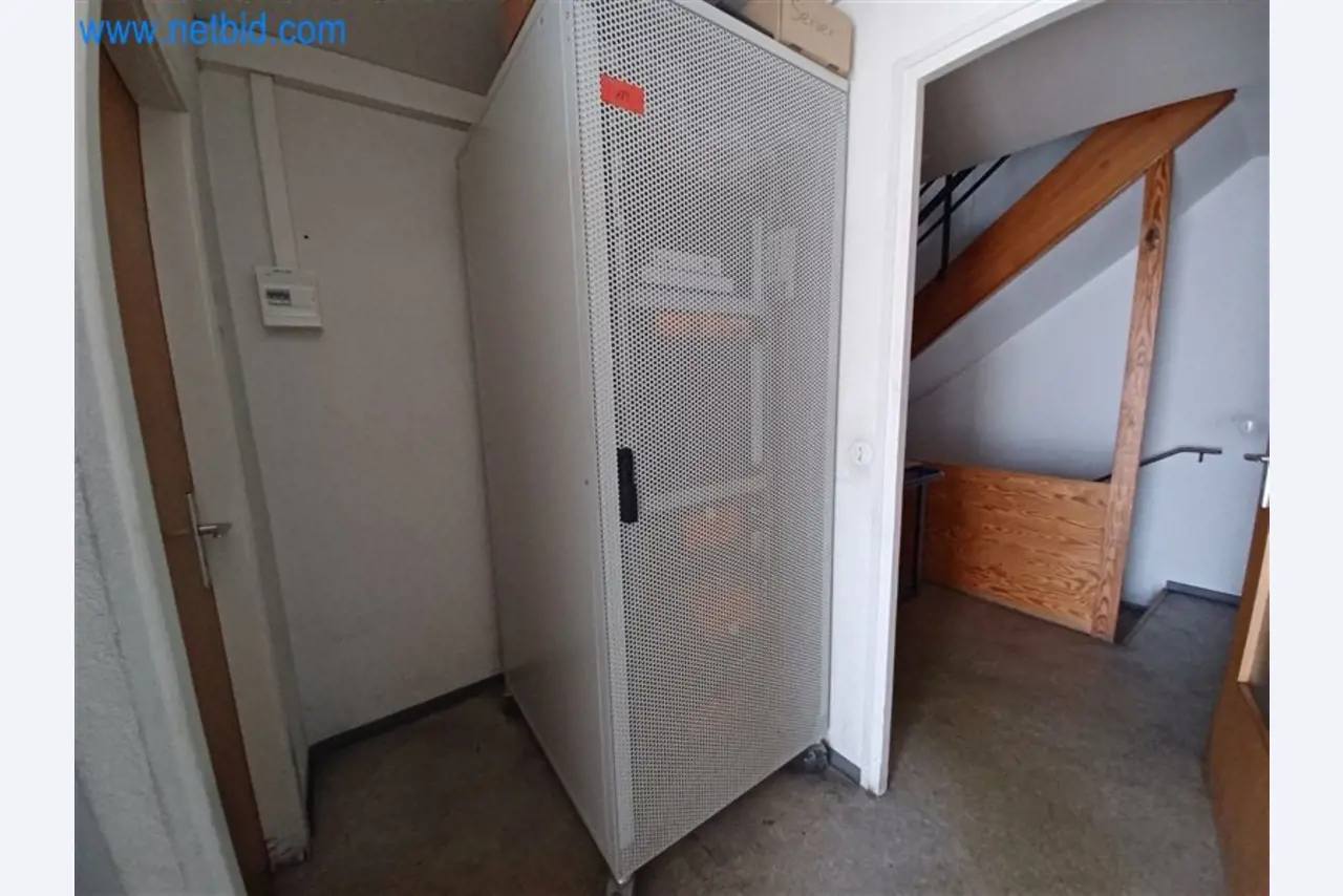 Kovoobráběcí stroje: včetně obráběcích center s příslušenstvím-1